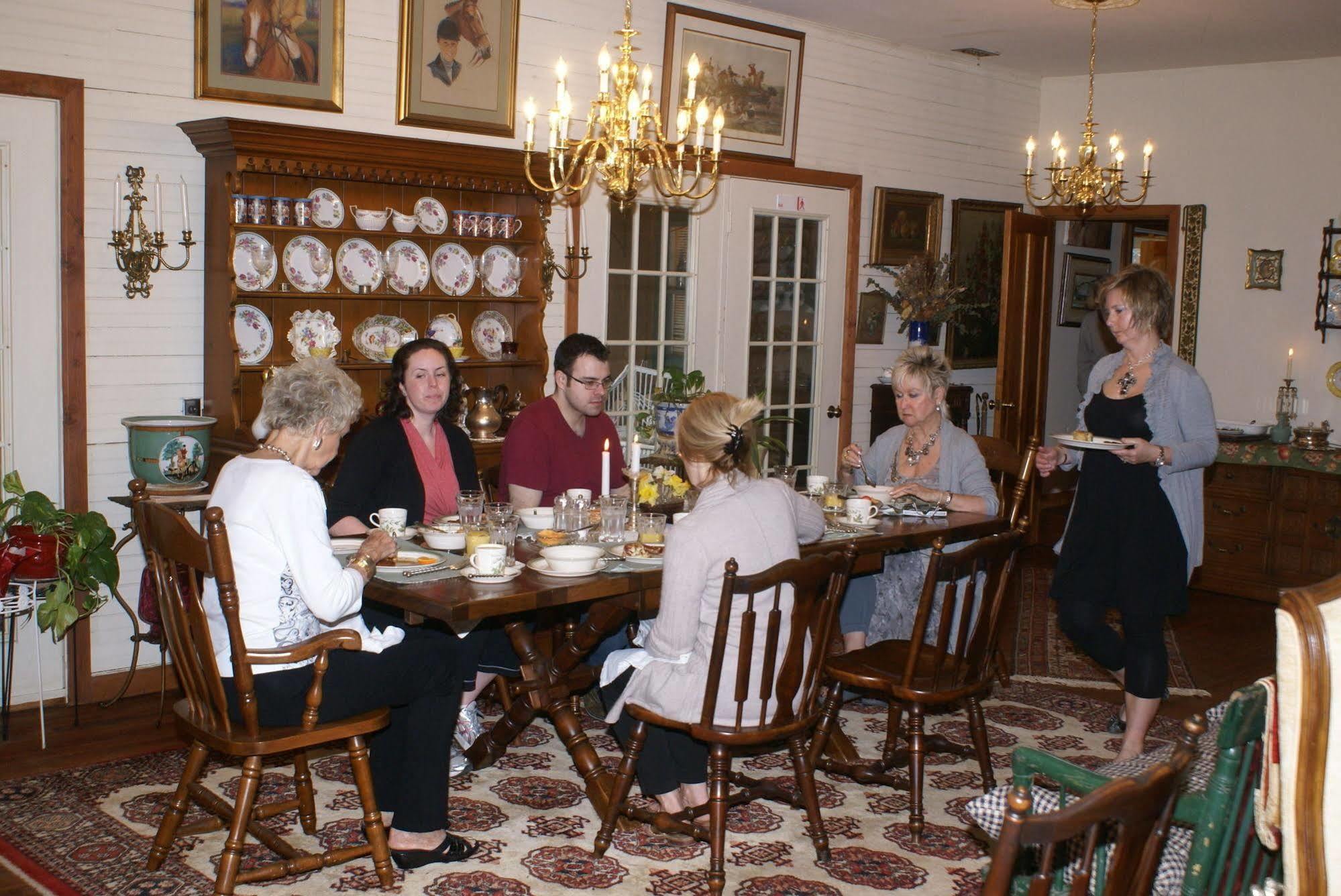 Ebenezer House Bed & Breakfast Burtonsville Kültér fotó